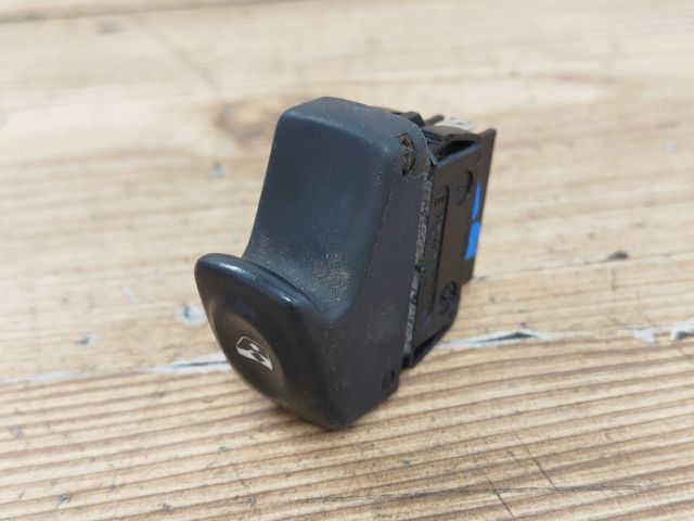 bontott RENAULT THALIA Bal első Ablakemelő Kapcsoló