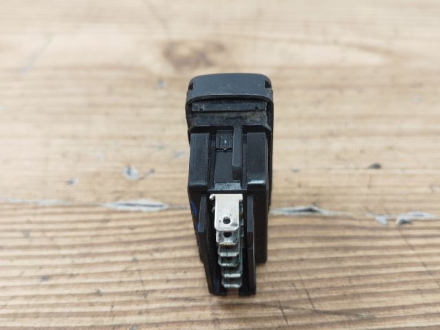 bontott RENAULT THALIA Bal első Ablakemelő Kapcsoló
