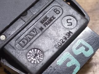 bontott RENAULT THALIA Bal első Ablakemelő Kapcsoló