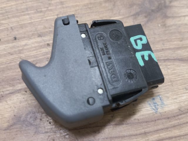 bontott RENAULT THALIA Bal első Ablakemelő Kapcsoló