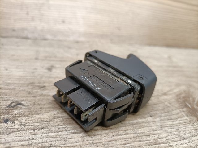 bontott RENAULT THALIA Bal első Ablakemelő Kapcsoló