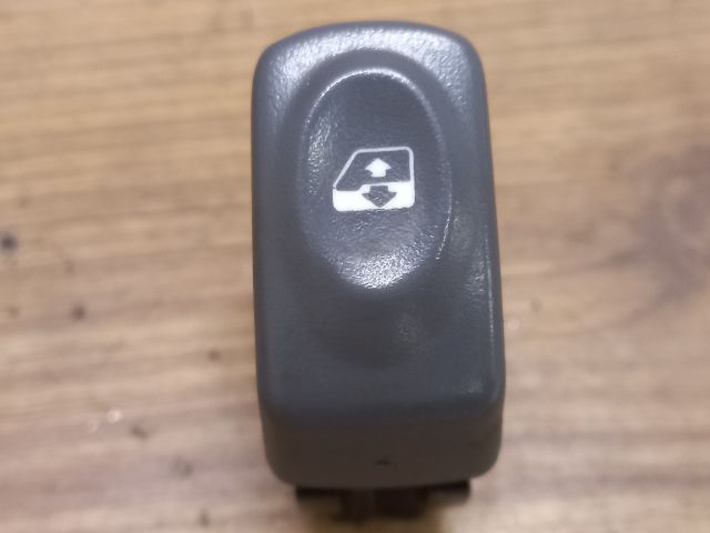 bontott RENAULT THALIA Bal első Ablakemelő Kapcsoló