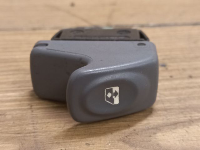 bontott RENAULT THALIA Bal első Ablakemelő Kapcsoló