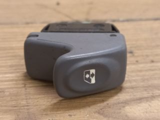 bontott RENAULT THALIA Bal első Ablakemelő Kapcsoló