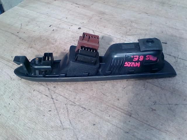 bontott RENAULT THALIA Bal első Ablakemelő Kapcsoló