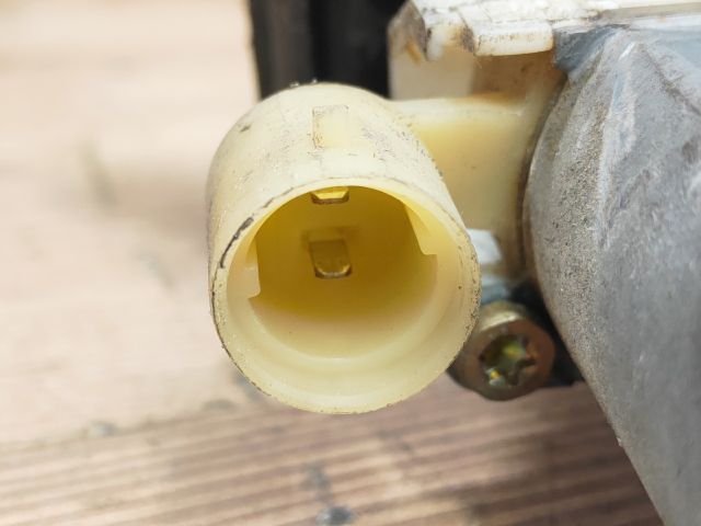 bontott RENAULT THALIA Bal első Ablakemelő Szerkezet (Elektromos)