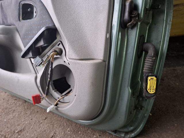 bontott RENAULT THALIA Bal első Ajtó (Üres lemez)