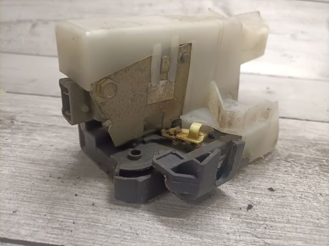 bontott RENAULT THALIA Bal első Ajtózár