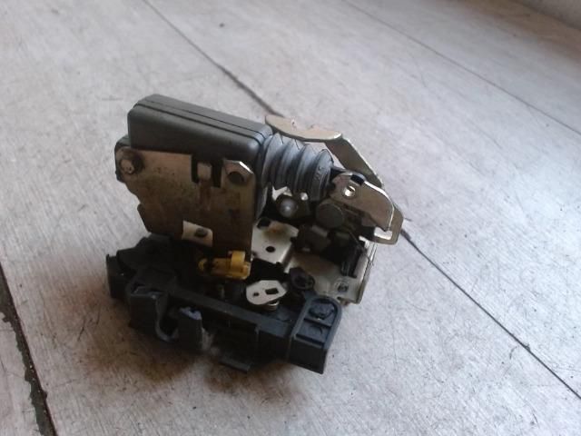 bontott RENAULT THALIA Bal első Ajtózár