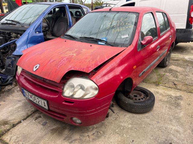 bontott RENAULT THALIA Bal első Dobbetét (Kerékjárati, Műanyag)