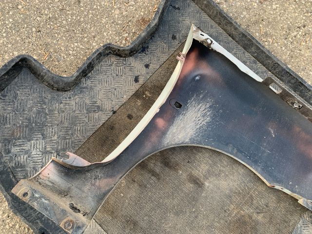 bontott RENAULT THALIA Bal első Sárvédő