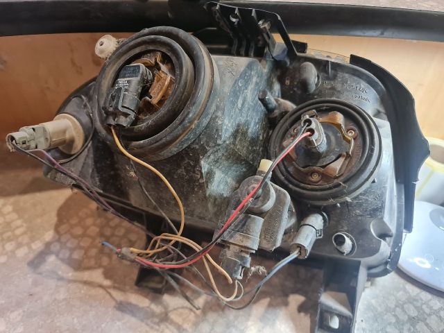 bontott RENAULT THALIA Bal Fényszóró