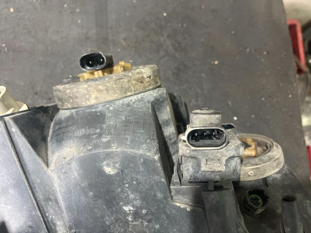 bontott RENAULT THALIA Bal Fényszóró