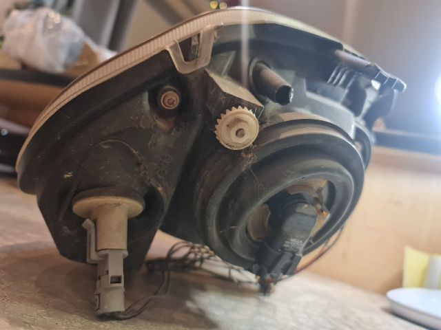 bontott RENAULT THALIA Bal Fényszóró