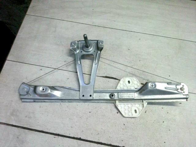 bontott RENAULT THALIA Bal hátsó Ablakemelő Szerkezet (Mechanikus)