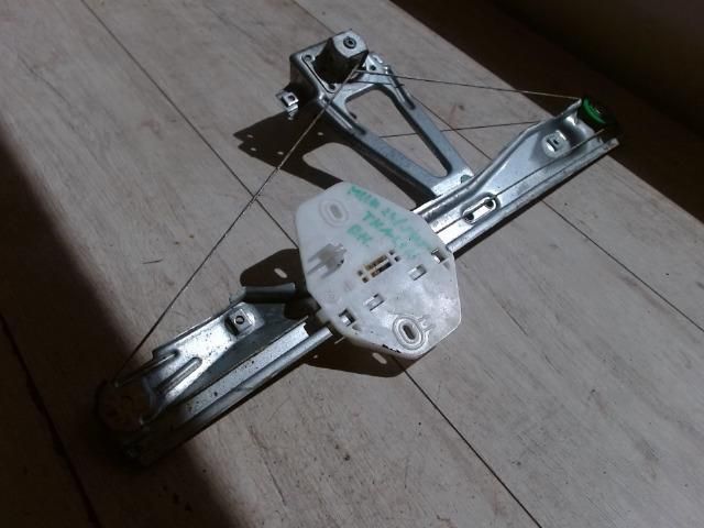 bontott RENAULT THALIA Bal hátsó Ablakemelő Szerkezet (Mechanikus)