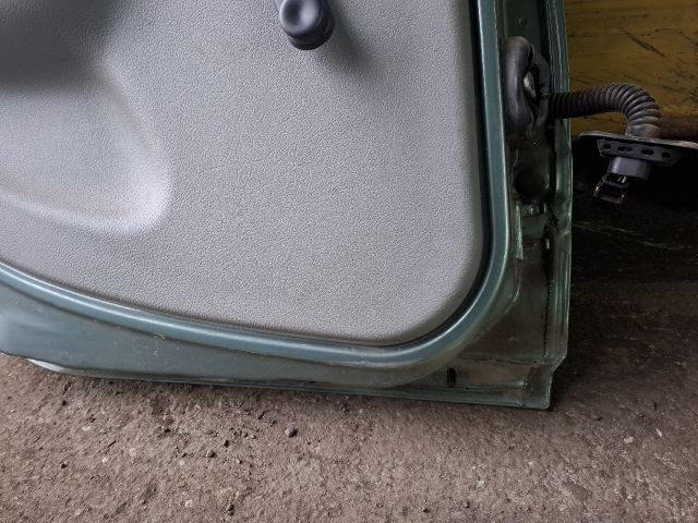 bontott RENAULT THALIA Bal hátsó Ajtó (Részeivel)