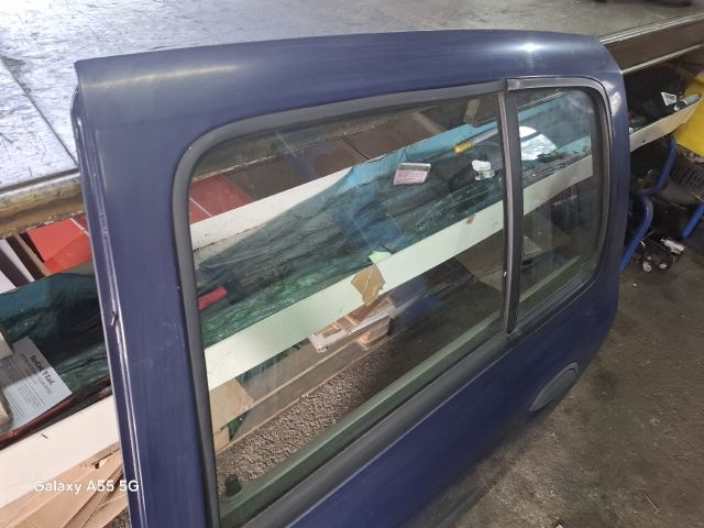 bontott RENAULT THALIA Bal hátsó Ajtó (Részeivel)