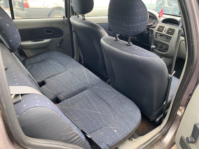 bontott RENAULT THALIA Bal hátsó Ajtó (Részeivel)