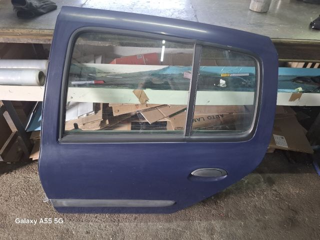 bontott RENAULT THALIA Bal hátsó Ajtó (Részeivel)