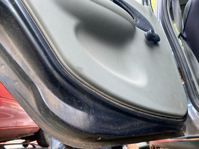 bontott RENAULT THALIA Bal hátsó Ajtó (Üres lemez)