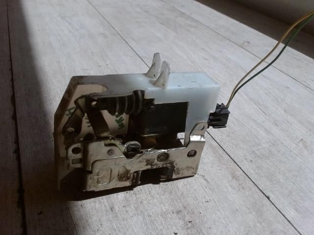 bontott RENAULT THALIA Bal hátsó Ajtózár