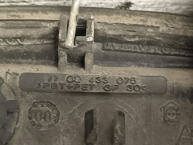 bontott RENAULT THALIA Bal hátsó Külső Kilincs