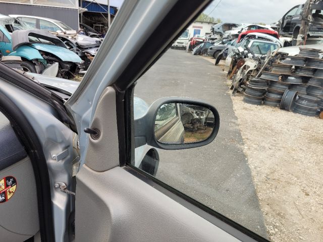 bontott RENAULT THALIA Bal Hátsó Lámpa Foglalat