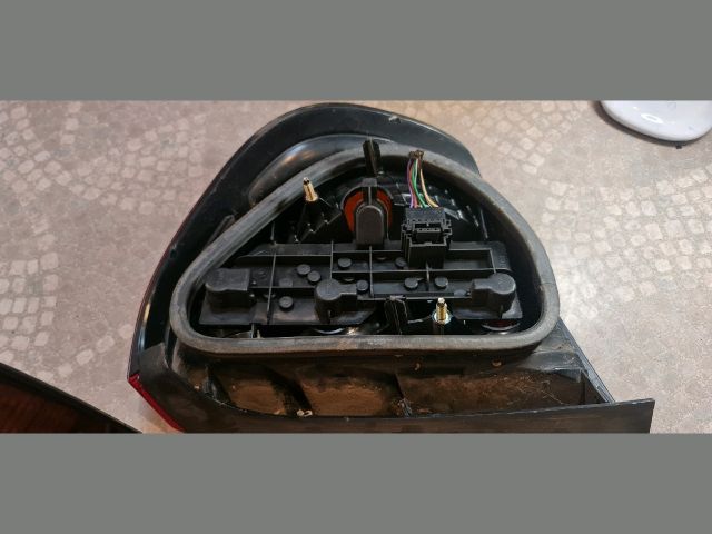 bontott RENAULT THALIA Bal Hátsó Lámpa