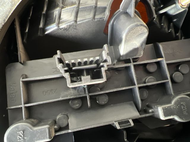 bontott RENAULT THALIA Bal Hátsó Lámpa