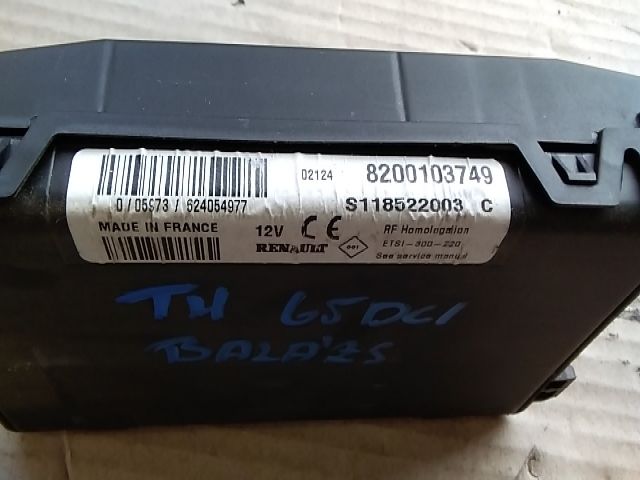 bontott RENAULT THALIA Biztosítéktábla Utastér