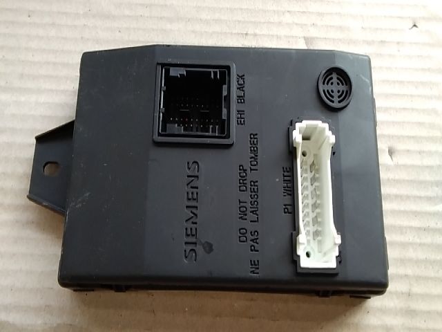 bontott RENAULT THALIA Biztosítéktábla Utastér