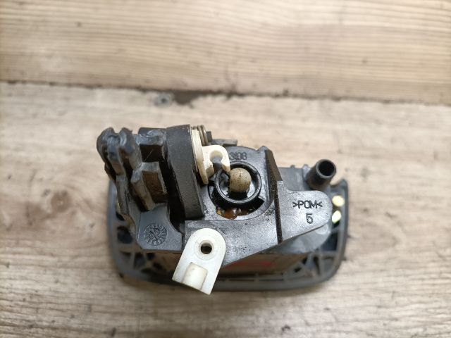 bontott RENAULT THALIA Csomagtér Nyitó Kar / Gomb