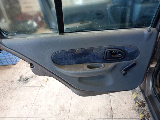 bontott RENAULT THALIA Csomagtér Nyitó Kar / Gomb