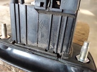 bontott RENAULT THALIA Csomagtér Nyitó Kar / Gomb