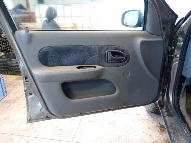 bontott RENAULT THALIA Csomagtér Nyitó Kar / Gomb