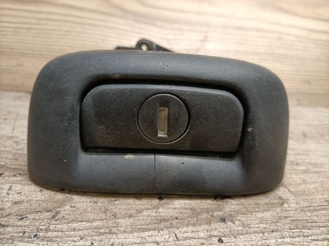 bontott RENAULT THALIA Csomagtér Nyitó Kar / Gomb