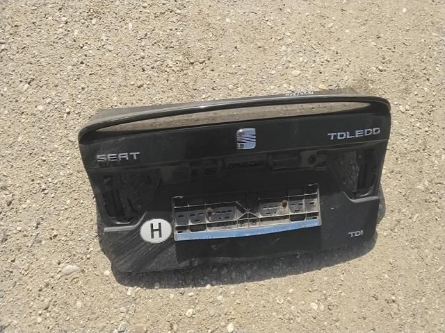 bontott RENAULT THALIA Csomagtérajtó (Részeivel)