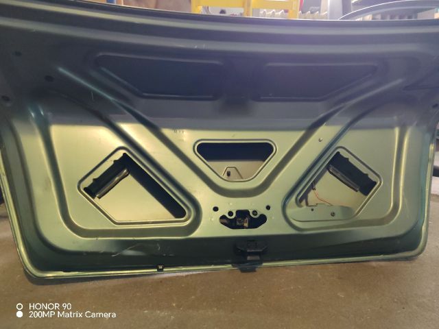 bontott RENAULT THALIA Csomagtérajtó (Részeivel)