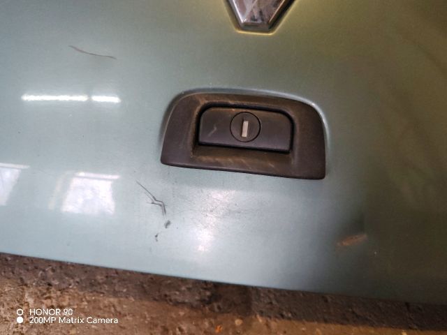 bontott RENAULT THALIA Csomagtérajtó (Részeivel)