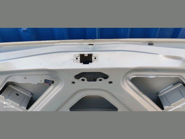 bontott RENAULT THALIA Csomagtérajtó (Üres lemez)