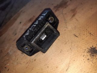 bontott RENAULT THALIA Csomagtérajtó Ütköző