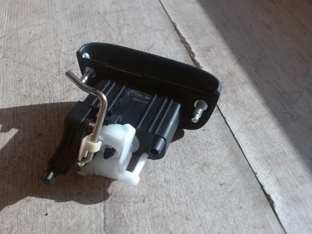 bontott RENAULT THALIA Csomagtérajtó Zárbetét