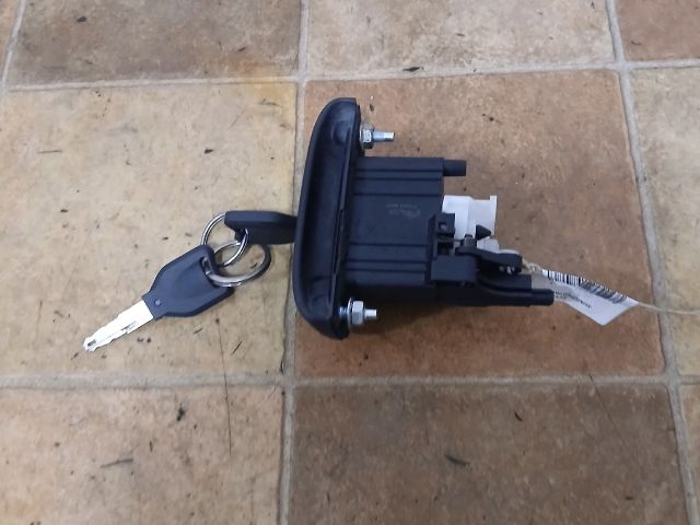 bontott RENAULT THALIA Csomagtérajtó Zárbetét