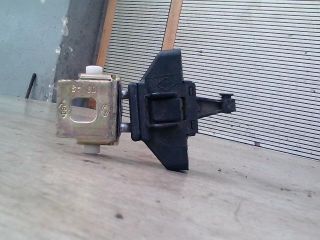 bontott RENAULT THALIA Csomagtérajtó Zárszerkezet