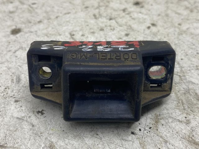 bontott RENAULT THALIA Csomagtérajtó Zárszerkezet