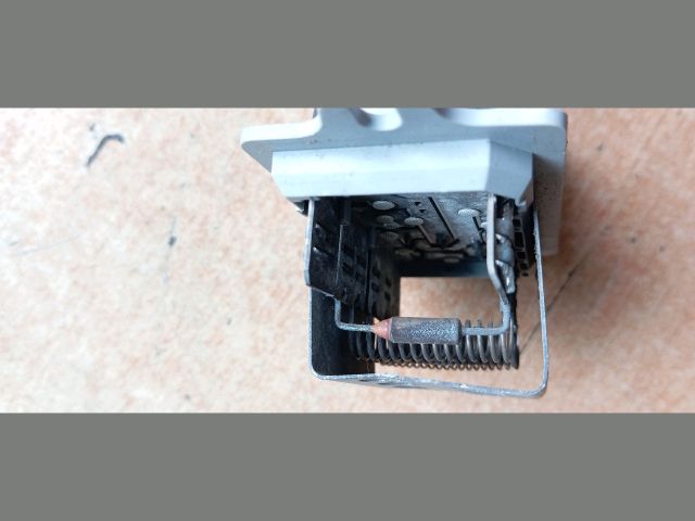 bontott RENAULT THALIA Előtét Ellenállás Fűtőmotor