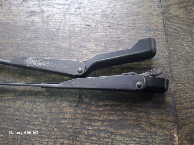 bontott RENAULT THALIA Első Ablaktörlő Kar