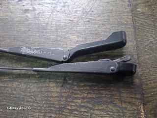 bontott RENAULT THALIA Első Ablaktörlő Kar