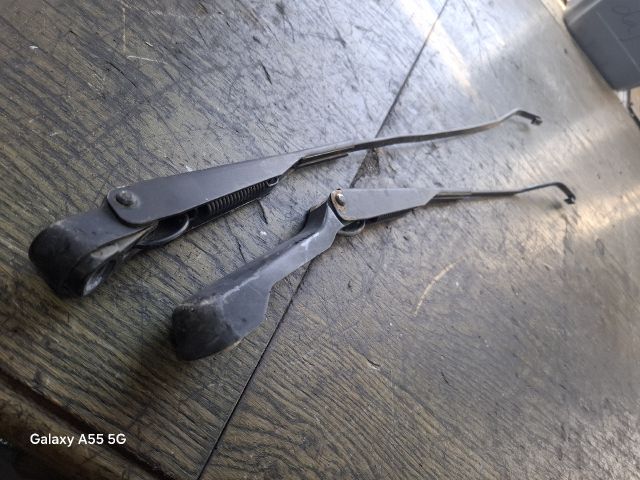 bontott RENAULT THALIA Első Ablaktörlő Kar